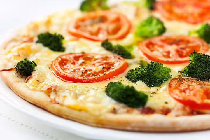 Broccoli Recipes For Kids - Broccoli And Vegetable Pizza Broccoli And Vegetable Pizza