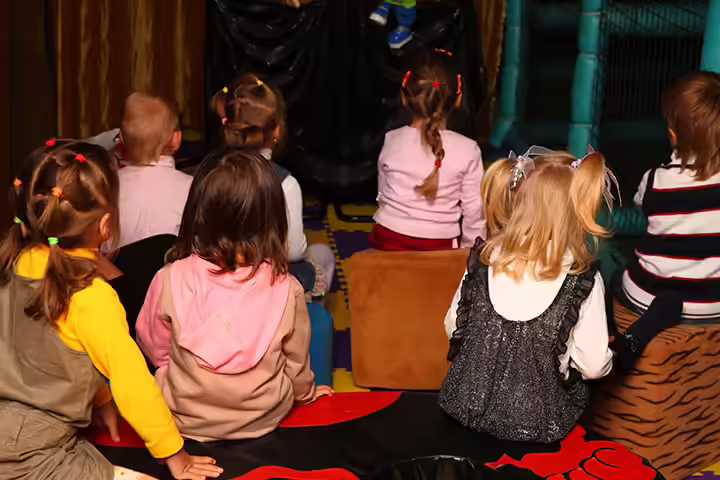 Rainy Day Activities For Kids - Arrange a mini puppet-show Rainy Day Activities For Kids - Arrange a mini puppet-show