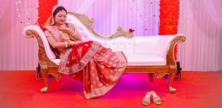 Bengali bride in res saree