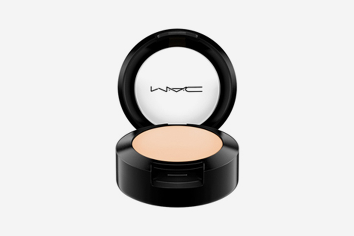 4. M.A.C Studio Finish Concealer with SPF 35 