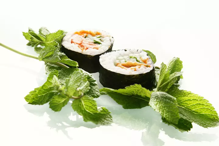 Vegetarian sushi rolls