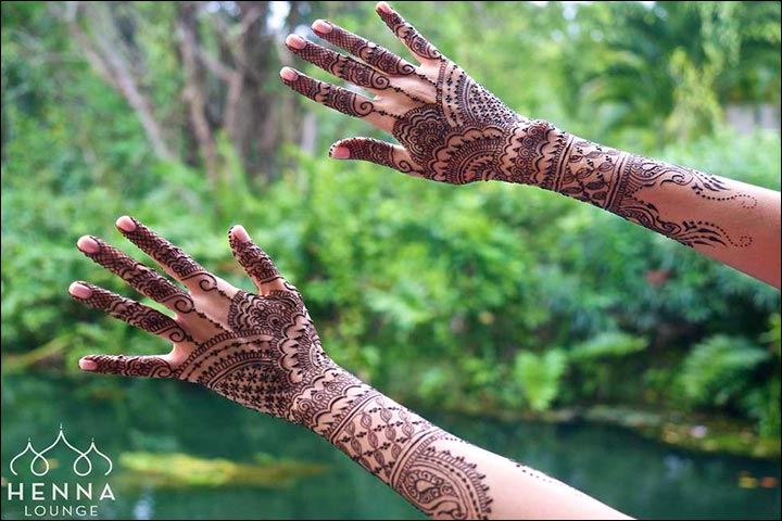 A Traditional Arabic Bridal Mehndi Design for Hands