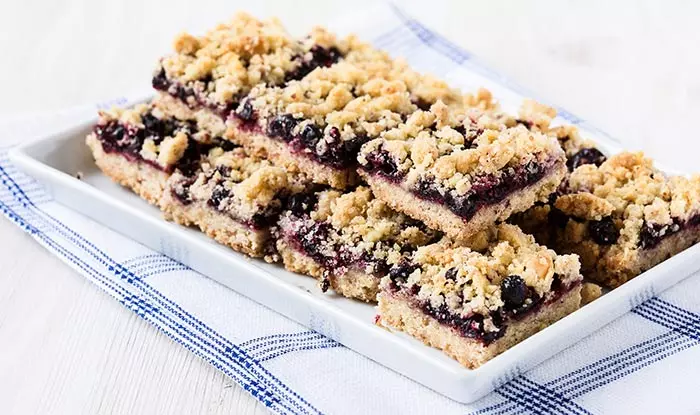 Berry Cake Bars With Caramel Almond Topping