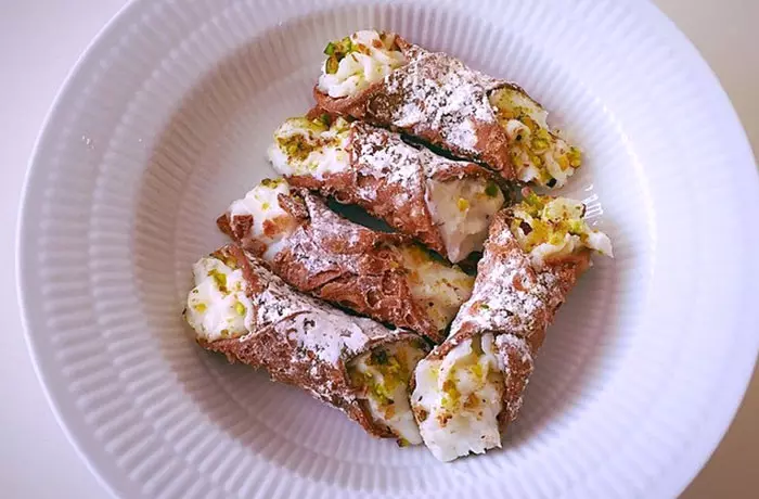 Classic Cannoli