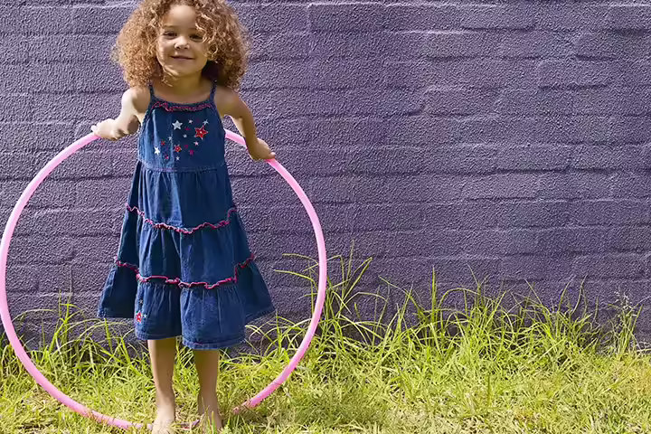 Backyard Games For Kids - Have A Hula Hoop Contest Backyard Games For Kids - Have A Hula Hoop Contest