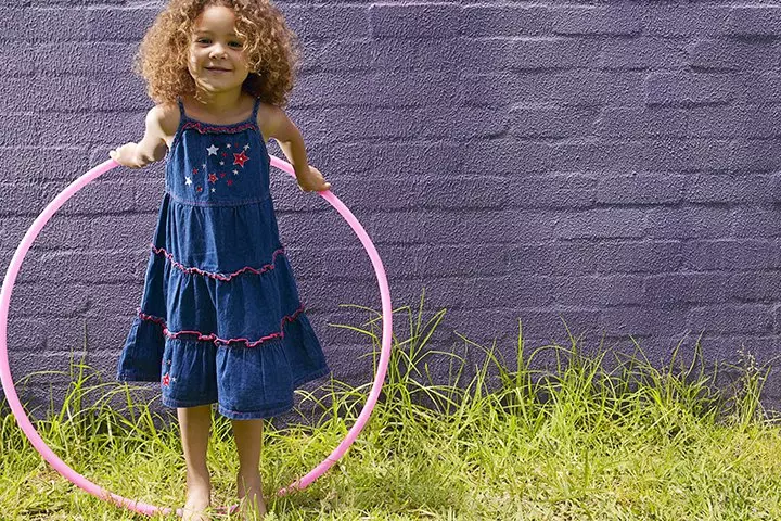 Backyard Games For Kids - Have A Hula Hoop Contest