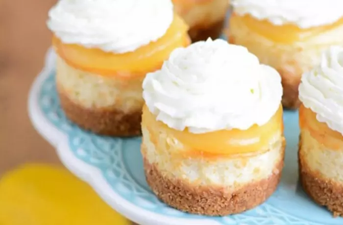 Mini Cheesecakes With Apricot Jam