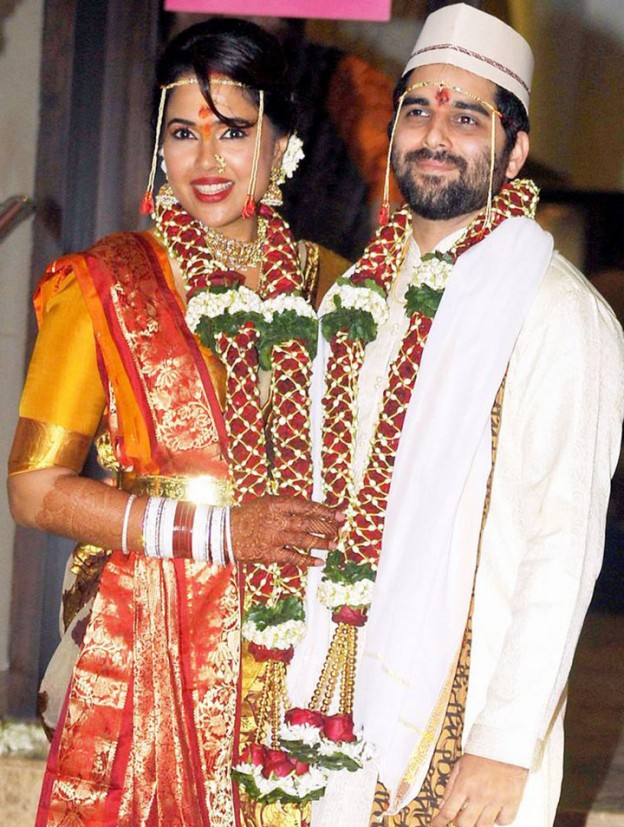 The Akshai Varde Sameera Reddy Wedding, The Sultry Southern Belle Gets ...