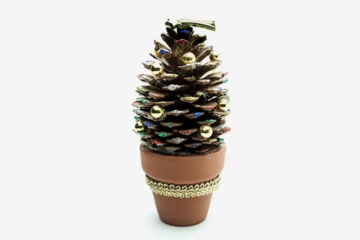 Christmas Craft Ideas For Kids- Pinecone Christmas Tree