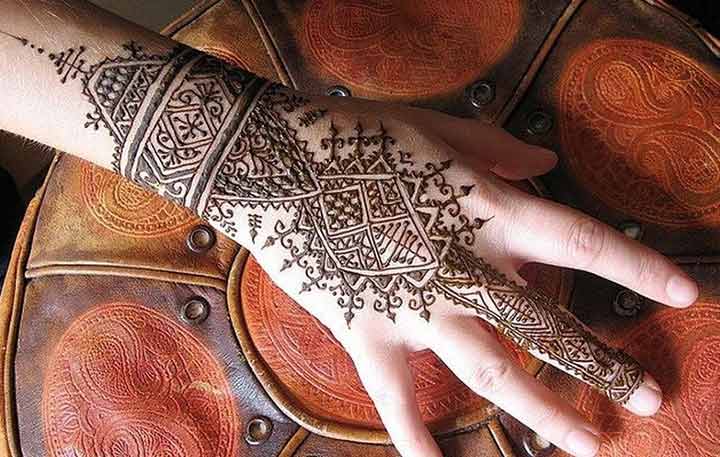 Morocco Inspired Design - Back Hand Mehndi Design