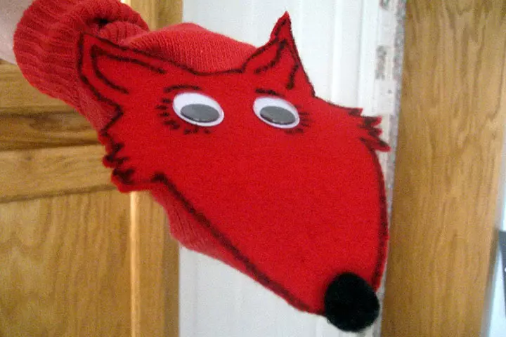 Dr. Seuss Activities - Fox In The Socks Puppet