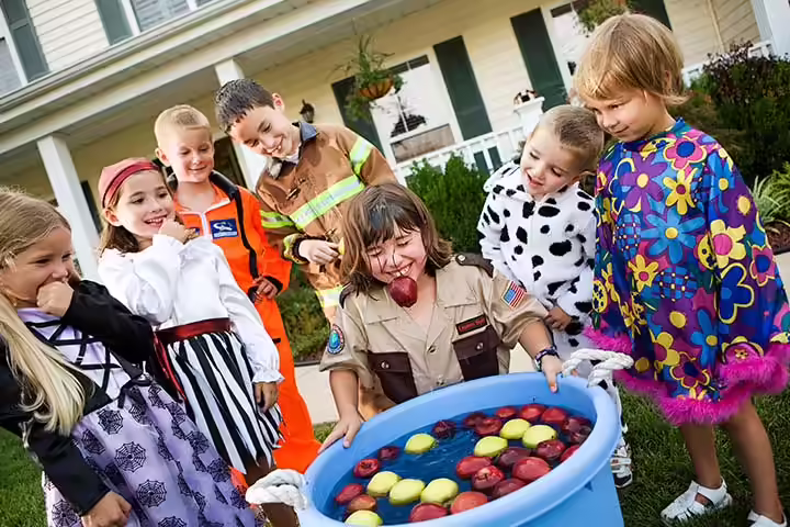 Fall Activities For Kids - Grab The Apple Fall Activities For Kids - Grab The Apple