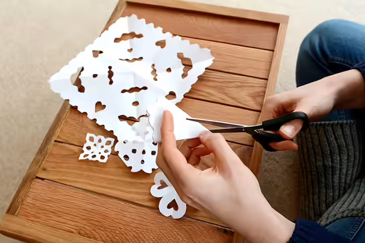 Christmas Craft Ideas For Kids - Paper Snowflakes Christmas Craft Ideas For Kids - Paper Snowflakes
