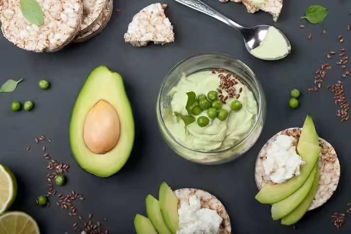 Pea And Avocado Mash With Cottage Cheese lunch idea for toddlers Pea And Avocado Mash With Cottage Cheese lunch idea for toddlers