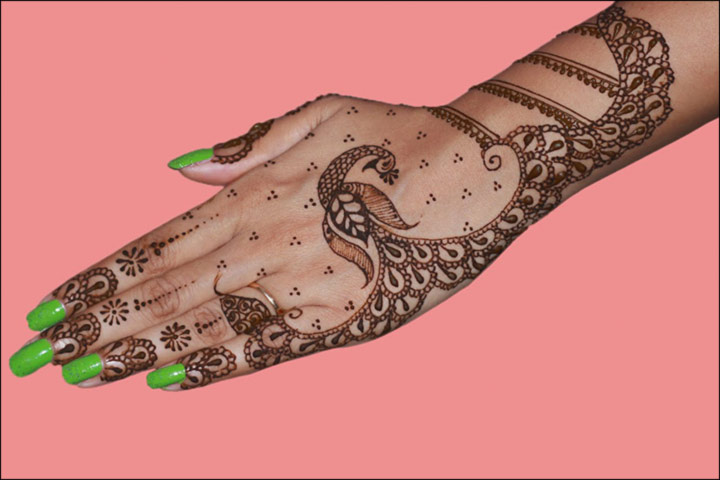 Latest Mehndi Designs - Gorgeous Dancing Peacock And Flowers