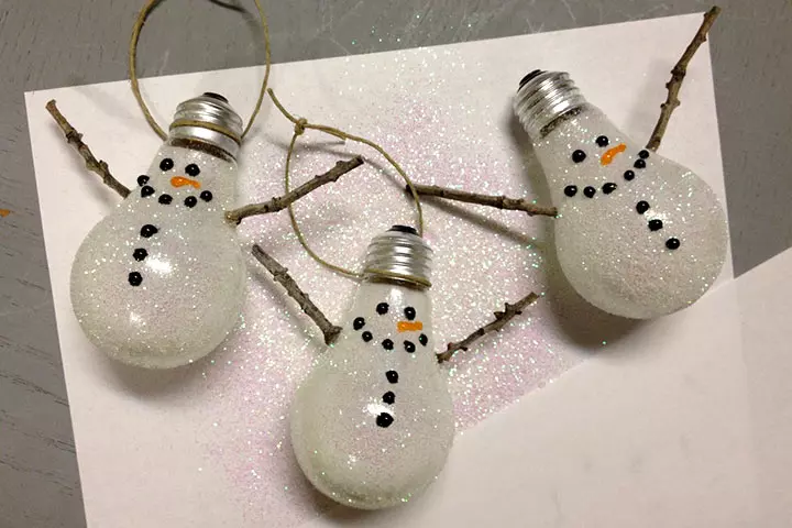 Christmas Craft Ideas For Kids - Snowman Light bulbs