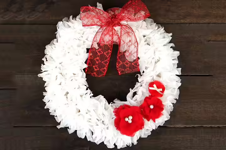Christmas Craft Ideas For Kids - Tissue Paper Wreath Christmas Craft Ideas For Kids - Tissue Paper Wreath