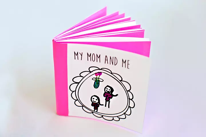 My Mom And Me book Mother's day crafts and greetings for kids