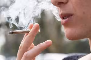 Can-You-Smoke-Weed-While-Breastfeeding