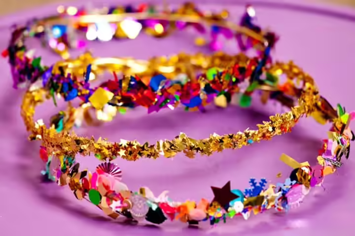New Year Crafts For Kids - Confetti Crown New Year Crafts For Kids - Confetti Crown