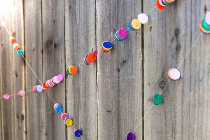 New Year Crafts For Kids - Confetti Garland