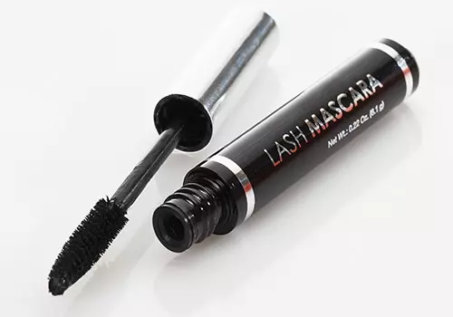 Fix Clumpy Mascara