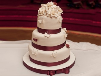 10 Romantic Butterfly Wedding Cakes That Will Give You Butterflies