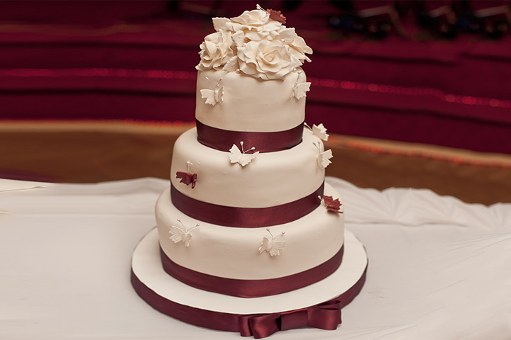 Wedding Cakes: 28 Divinely Delicious Cakes To Celebrate Your ...