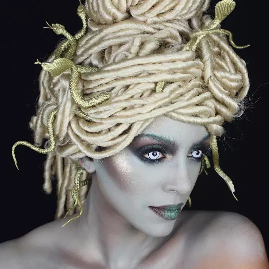 The Modern Medusa Look