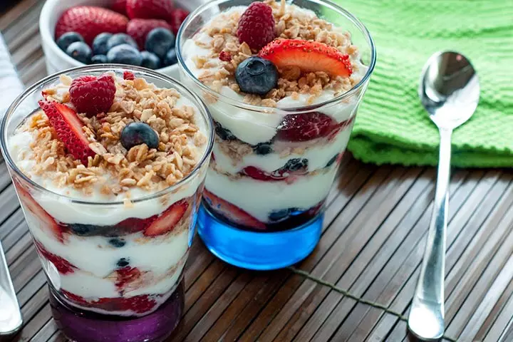 Snacks For Breastfeeding - Yogurt Crumble Glass