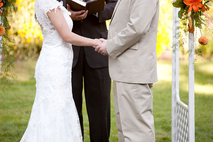 Wedding Checklist - Get Married In A Beautiful Ceremony!