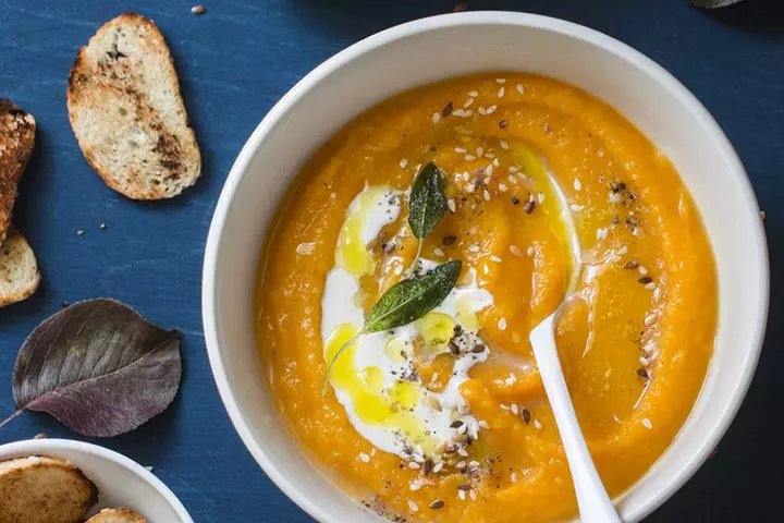 Butternut soup with apple croutons and sage