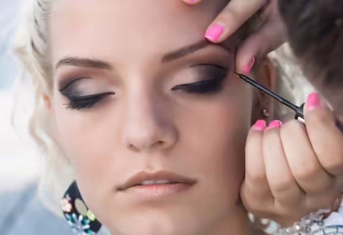 Create Sexy Bedroom Eyes With This One Makeup