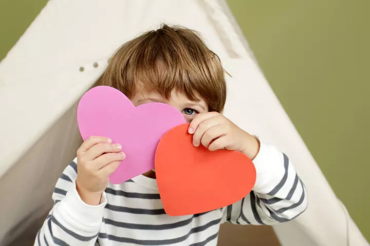 Heart shaped papercraft, Valentine's day activities for preschoolers