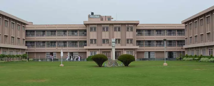 Holy Child Senior Secondary School, Christian schools in Delhi