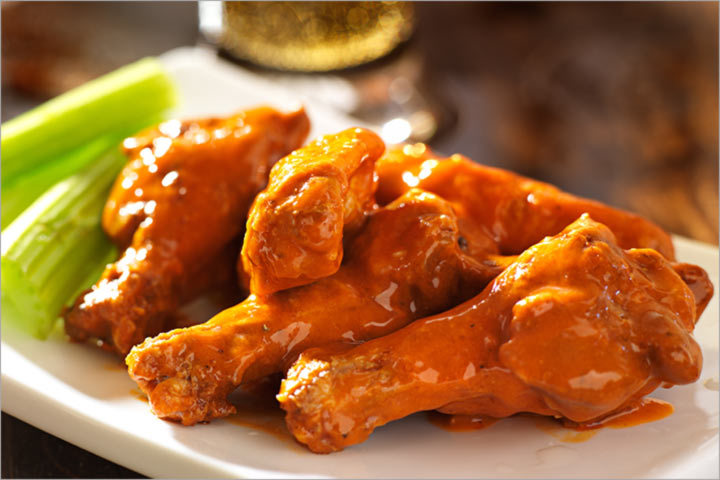 Hot-Wings-And-Sauce