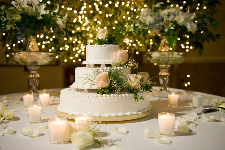 White Wedding Cakes - Simplicity Itself