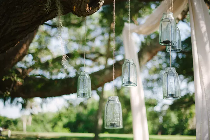 The-Hanging-Lanterns