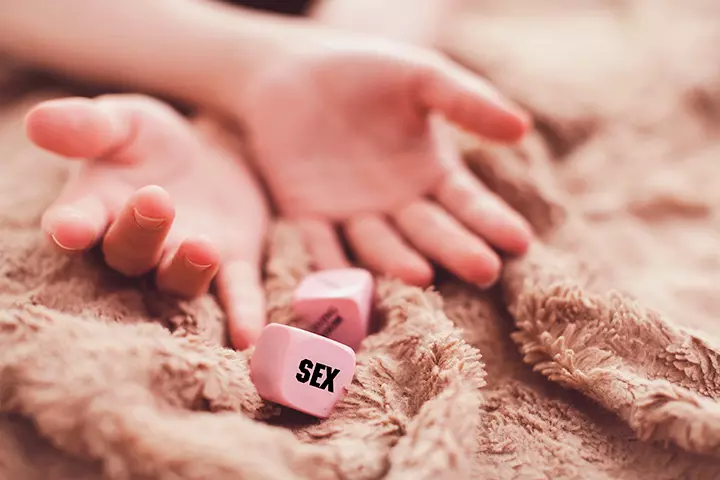 girl's-hands-during-sex