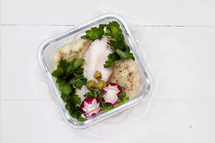 Bento Box Lunch Ideas For Kids - Fish And Vegetable Bento a Box