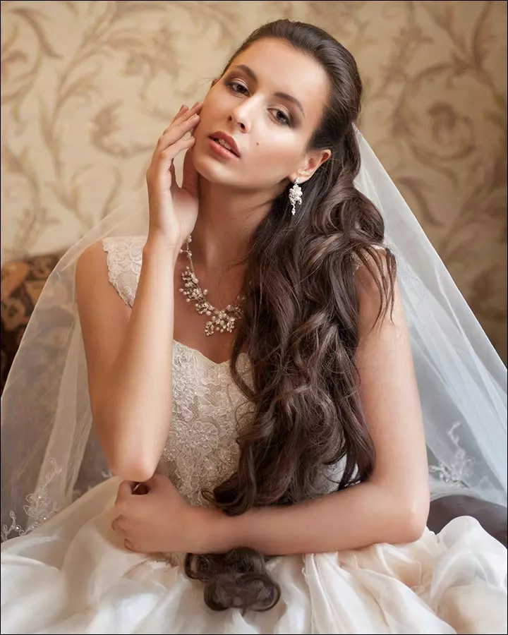 Long-Polished-Curls-bridal-hair-style