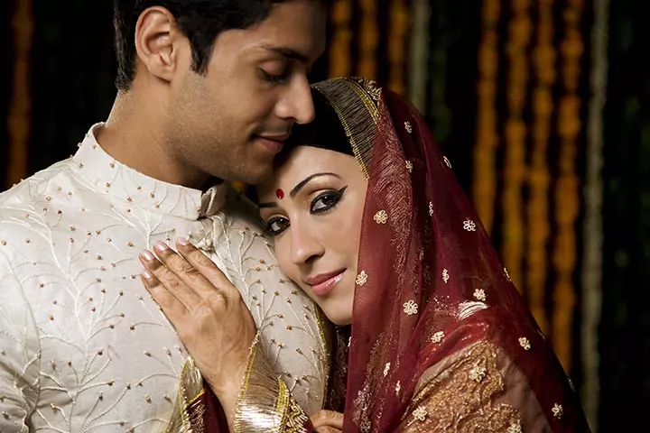 Portrait-of-an-Indian-bride-and-groom