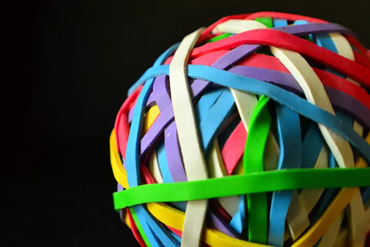 Rainbow rubber band ball craft for kids