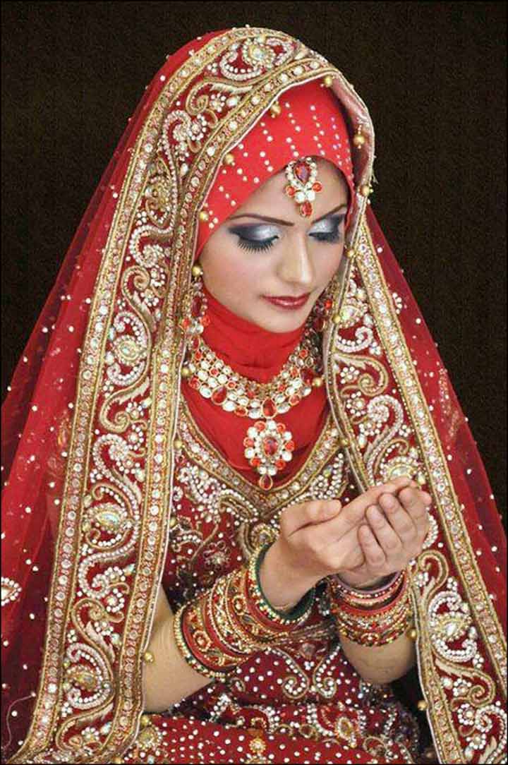 Buy Beaded Lace Hijab Wedding Dress, Elegant Muslim Wedding Dress, Lace Bridal  Dress, White Wedding Dress, Islamic Dress, Long Sleeve Dress Online in  India - Etsy