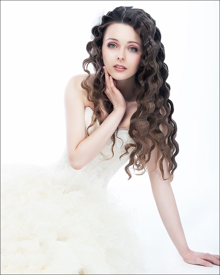 Shapely-Curls-Side-Down-Do-bridal-hair-style-for-curly-hair