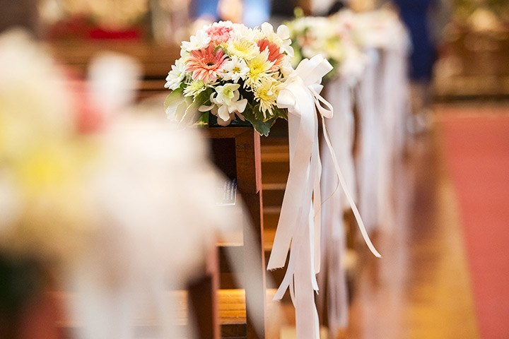 Wedding-Pew-Decorations-with-Assorted-Arrangement