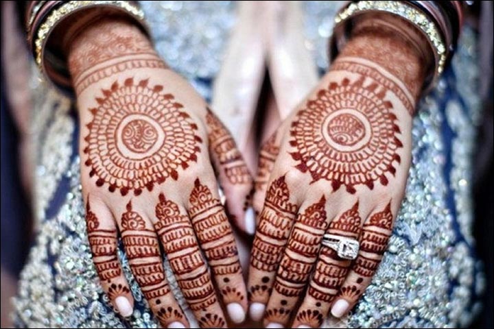 Pakistani Bridal Mehndi Designs - Lines and moons