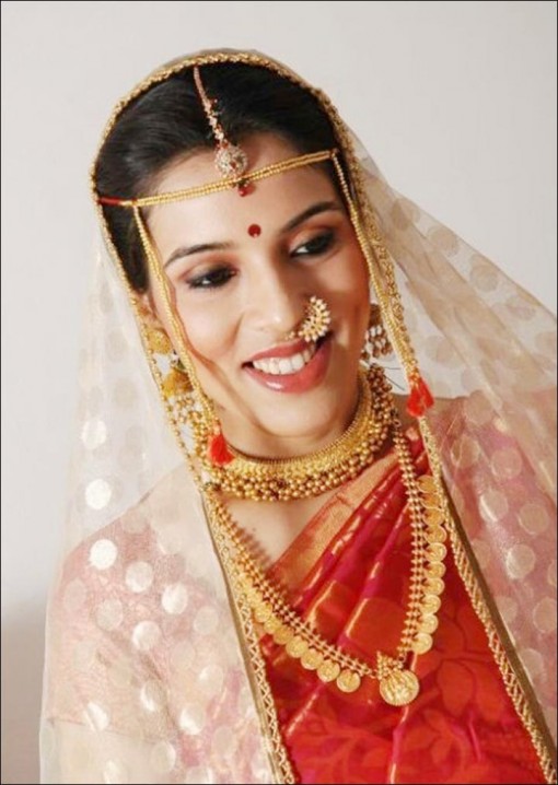 typical maharashtrian saree