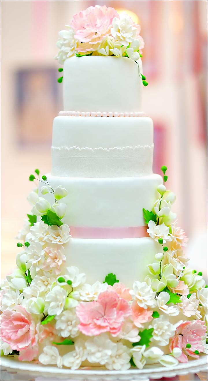 White And Cream wedding cake