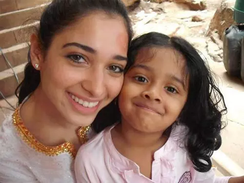 The Big Sister - Tamanna Without Makeup